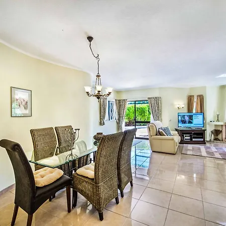 Amizade Villa *
