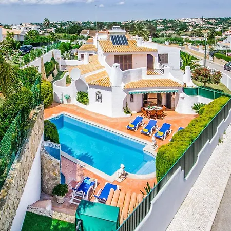 Amizade Villa *